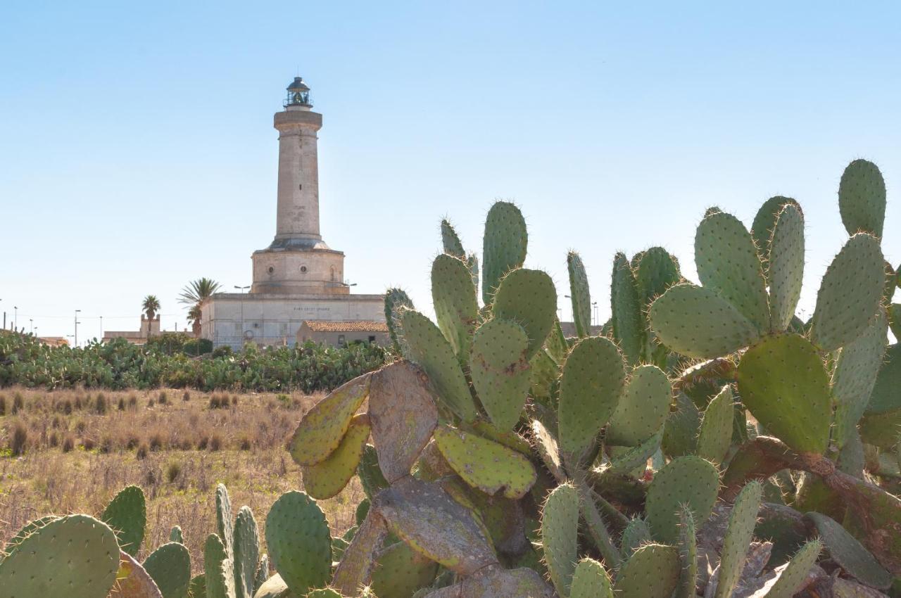 B&B Casa Del Faro Sanvallero Adults Only Portopalo Di Capo Passero 外观 照片