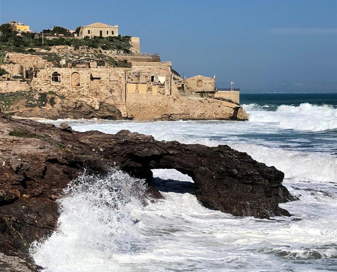 B&B Casa Del Faro Sanvallero Adults Only Portopalo Di Capo Passero 外观 照片