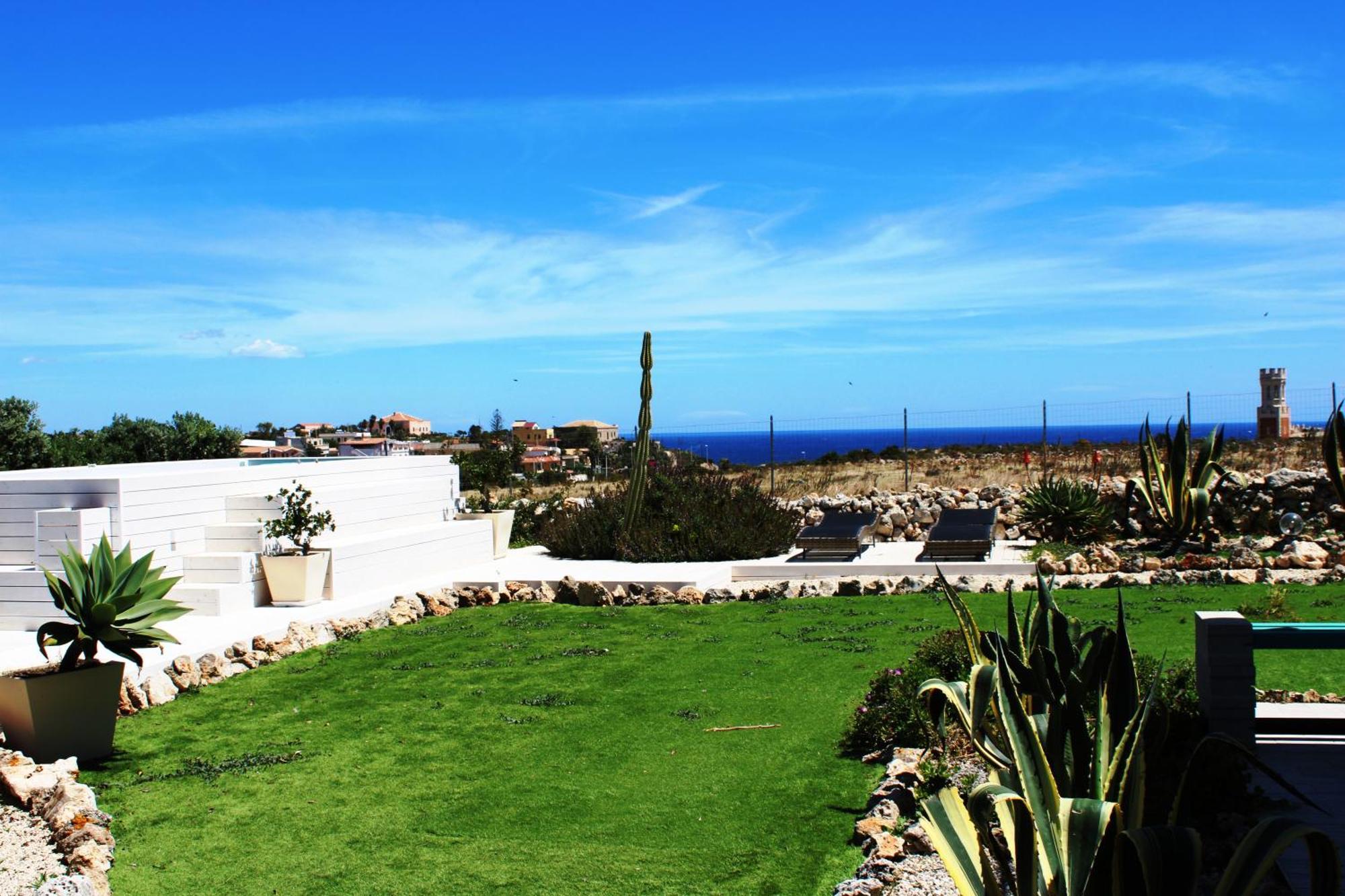 B&B Casa Del Faro Sanvallero Adults Only Portopalo Di Capo Passero 外观 照片