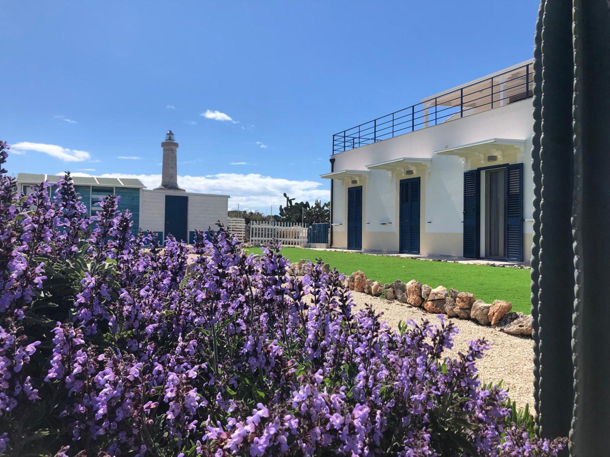 B&B Casa Del Faro Sanvallero Adults Only Portopalo Di Capo Passero 外观 照片